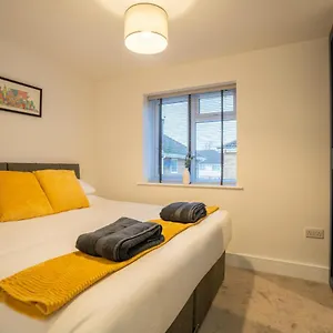 Mill Road First Floor Crawley (West Sussex)