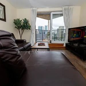 Two Bed Near Canary Wharf Apartamento